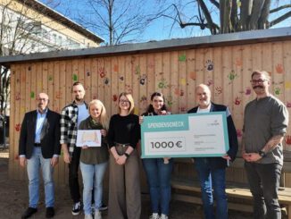1.000 Euro und ein Holzroboter für den Ausbau des MINT Angebots in der Kita Europaviertel