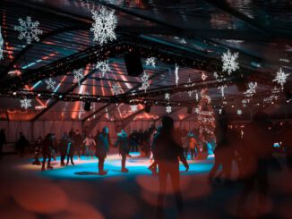 Letzte Eisdisco 2025 auf der Henkell Kunsteisbahn am 19. Dezember