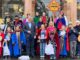 Sternsinger tragen Segenszeichen ins Wiesbadener Rathaus und thematisieren Kinderarbeit