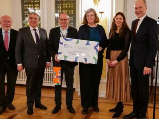 Wiesbadener Gesundheitspreis 2025 geht an Beratungsstelle für Gehörlose